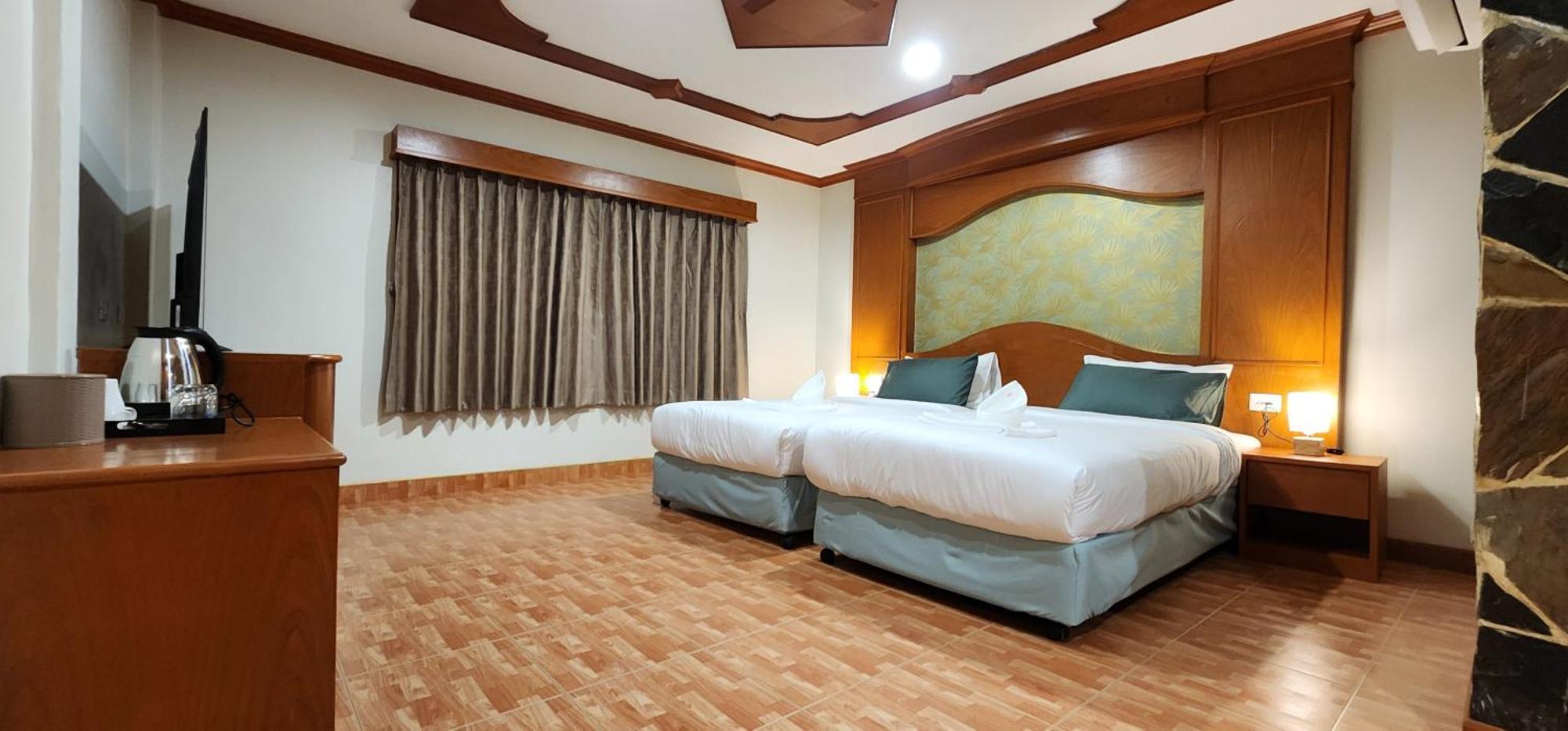 Arya Suites Patong Beach Exterior photo