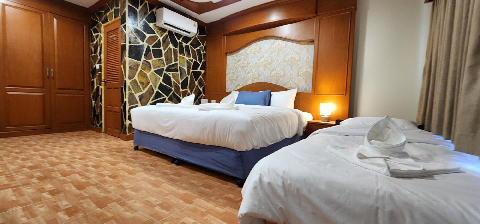 Arya Suites Patong Beach Exterior photo