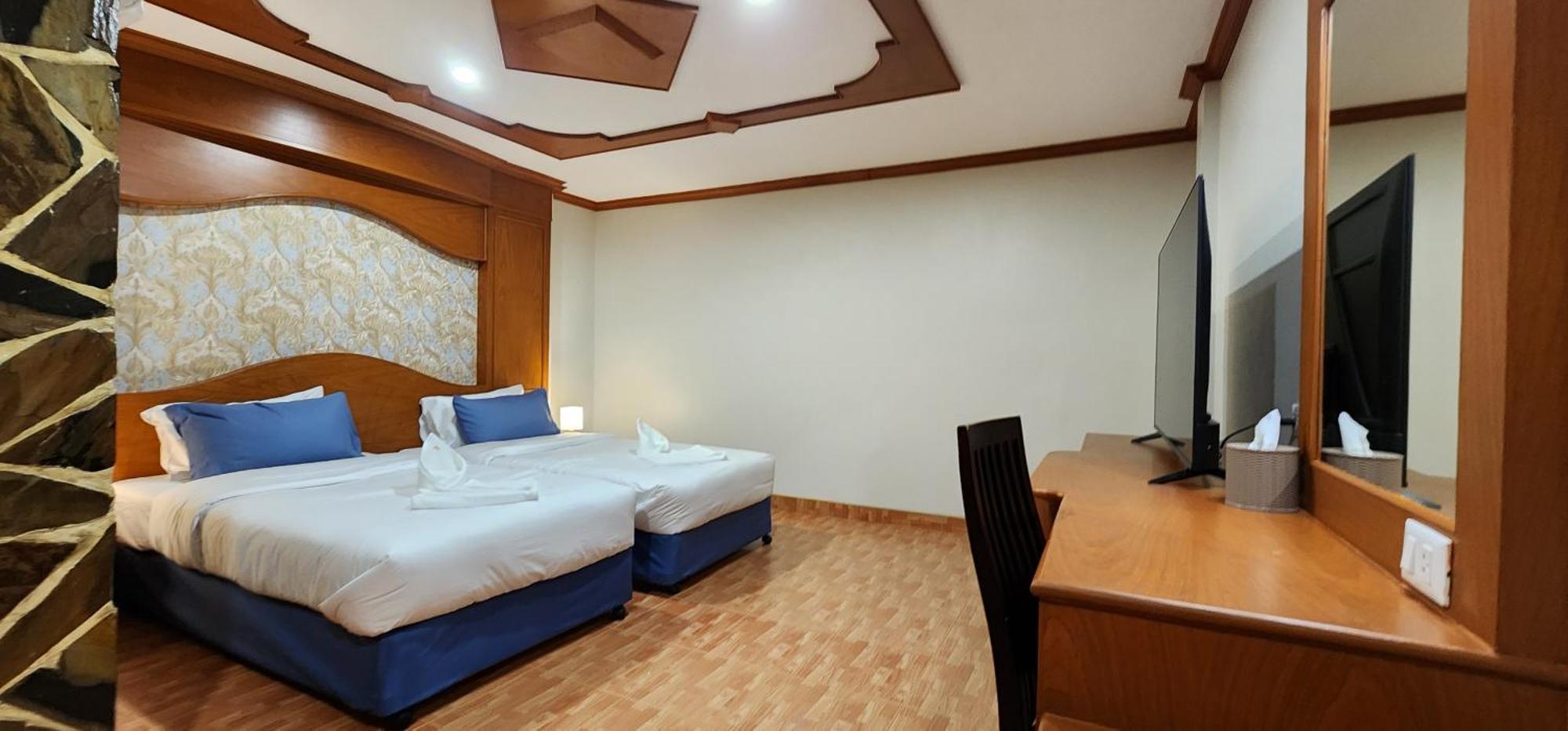 Arya Suites Patong Beach Exterior photo